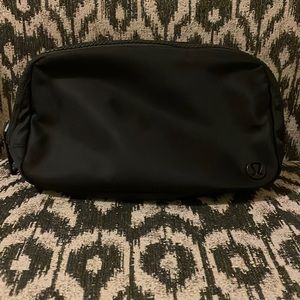 Lululemon Everywhere Belt Bag